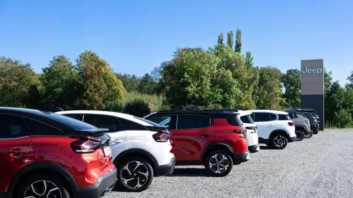 Gebrauchtwagen auf dem Hof von Autohaus Johannsen in Drochtersen